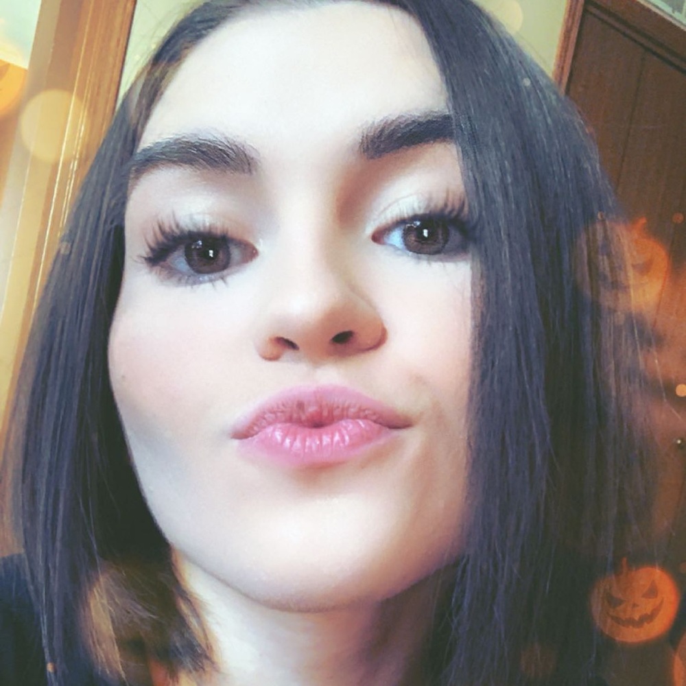 Meet your Posher, Sienna